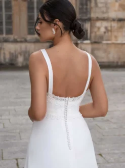 Robe de mariée simple robe de bal col bijou manches courtes volants 30 cm