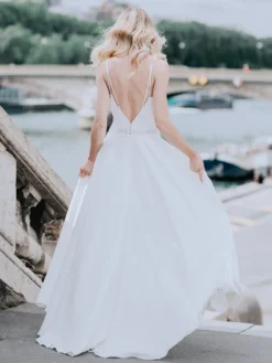Robe de mariée simple robe de bal col en V sans manches dentelle 20 cm