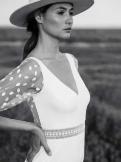 Robe de mariée simple robe de bal col en V manches 3/4 robe de mariée en dentelle