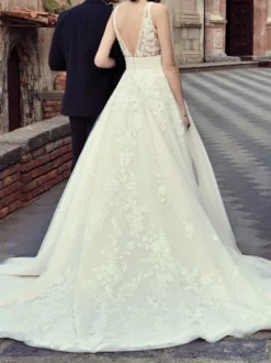 Robe de mariée simple robe de mariage col V décolleté à traîne
