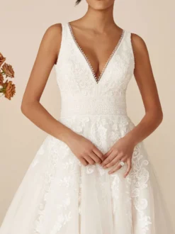 Robe de mariée simple robe de mariage col V décolleté à traîne