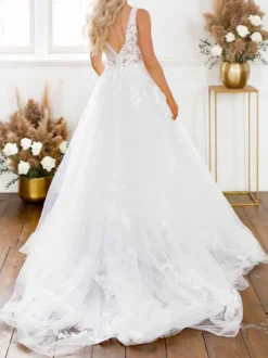 Robe de mariée simple robe de mariage col V dos nu en dentelle à traîne