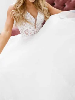 Robe de mariée simple robe de mariage col V dos nu en dentelle à traîne