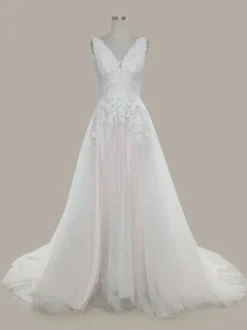 Robe de mariée simple robe de mariage col V boutonné sur dos en dentelle à traîne