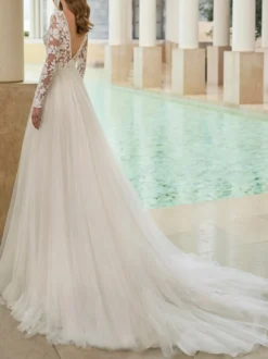 Robe de Mariée Simple Robe de mariée dentelle Ivoire manches longues col rond en tulle