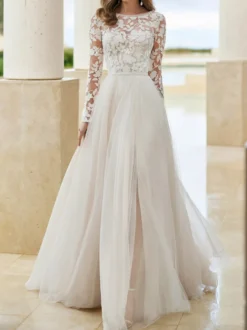 Robe de Mariée Simple Robe de mariée dentelle Ivoire manches longues col rond en tulle