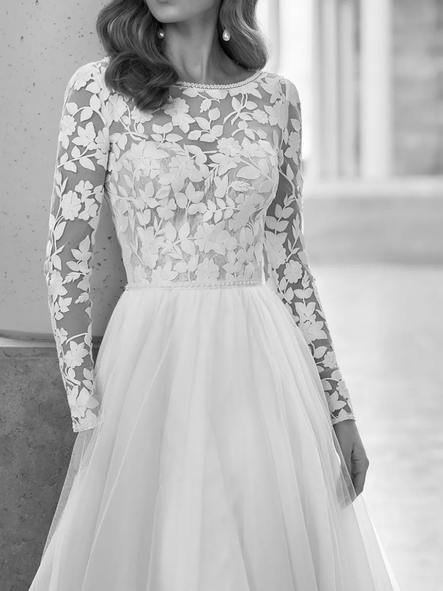 Robe de Mariée Simple Robe de mariée dentelle Ivoire manches longues col rond en tulle