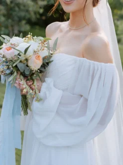 Robe de mariée simple robe de mariage col en coeur manche longue à traîne