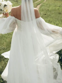 Robe de mariée simple robe de mariage col en coeur manche longue à traîne