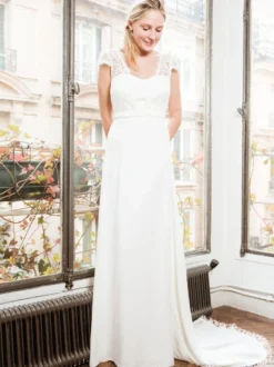 Robe de mariée simple robe de mariage blanche tissue de satin dos en V boutonnée sur dos à taîne courte