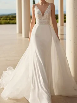 Robe de mariée simple sirène col en V sans manches à traîne amovible