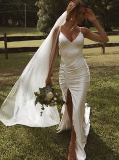 Robe de mariée simple sirène col en V sans manches robes de mariée plissées personnalisation gratuite