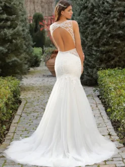 Robe de mariée sirène en dentelle sans manche dos nu à traîne