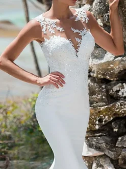 Robe de Mariée Sirène ivoire en Dentelle col rond décolleté à traîne robe de mariage