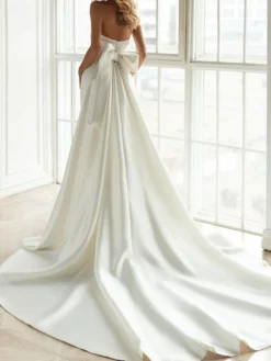 Robe de mariée sirène robe de mariage en satin bustier noeud sur dos à traîne
