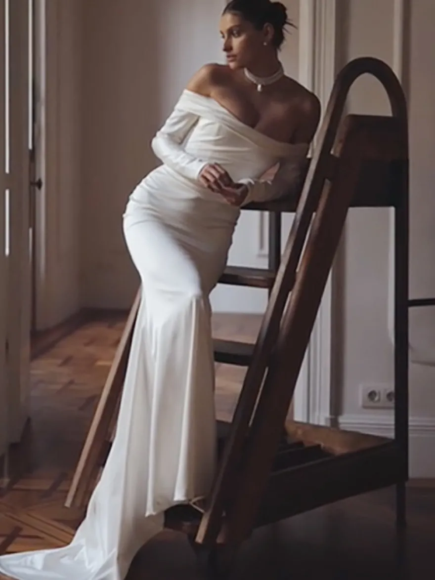 Robe de mariée sirène vintage bustier manche longue zip sur dos à petite traîne