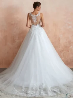 Robe de mariée trapèze blanche en tulle col V dos transparent à traîne robe de mariage
