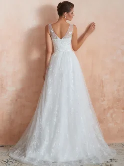 Robe de mariée trapèze ivoire en tulle col V zip sur dos à traîne robe de mariage