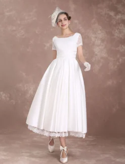 robe de mariée vintage A-ligne à taille naturelle Tissu de satin en dentelle avec doublure et jupon