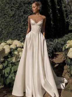 Robe de mariée vintage coupe trapèze décolleté en A sans manches plissée robe de mariée simple