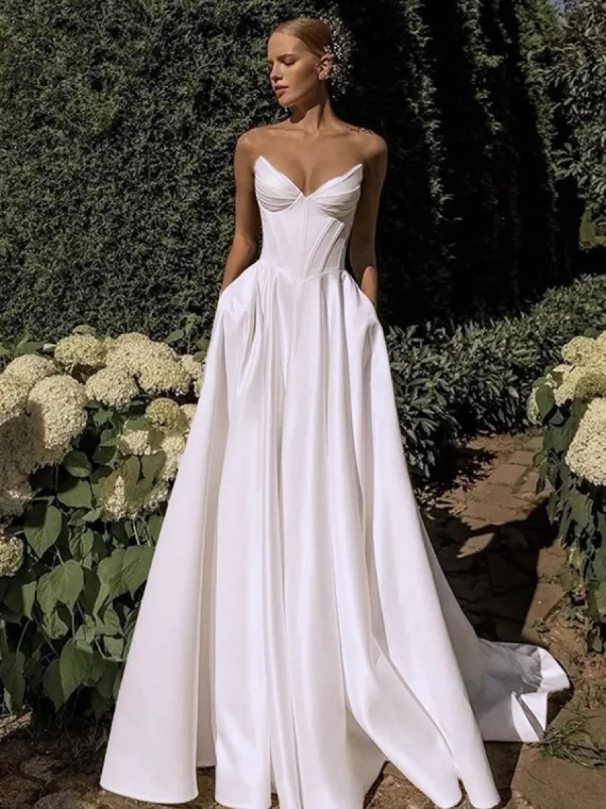 Robe de mariée vintage coupe trapèze décolleté en A sans manches plissée robe de mariée simple