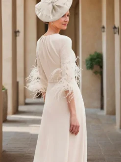 Robe de mère conçue avec décolleté et manches 3/4 combinaison perlée robes d'invitées de mariage