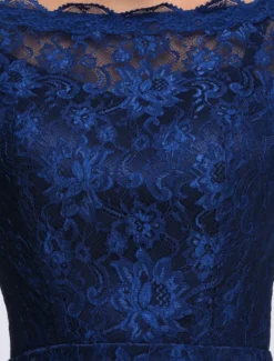 Robe de mère de mariée bleue en dentelle col bateau demie-manche longueur genou Robe d'invitée de mariage