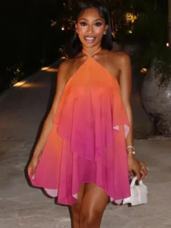 Robe de plage mini en mousseline dégradée dos nu col halter volants et superpositions