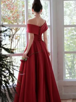 Robe de soirée 2026 A-ligne Bateau cou mat Satin étage longueur plissée formelle robes de dîner personnalisation gratuite
