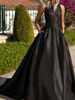 Robe de soirée A-Line Col en V Tissu satiné avec poches de train Robes de soirée formelles