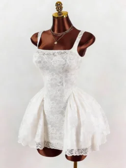 Robe de soirée blanche sans manches à col carré et dos nu