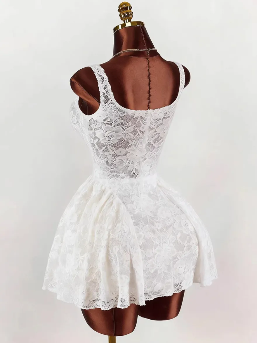 Robe de soirée blanche sans manches à col carré et dos nu