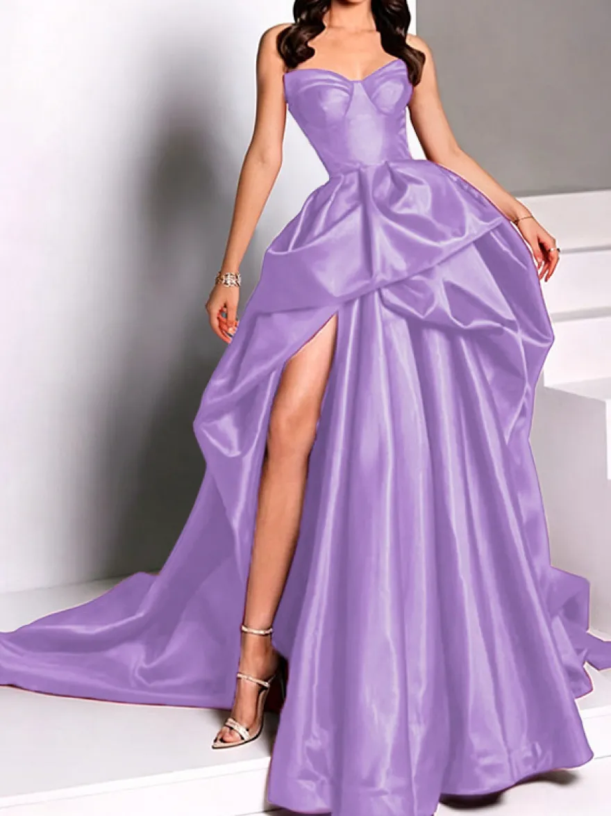 Robe de soirée bustier en satin avec traîne et jupe à bretelles
