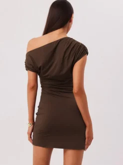 Robe de soirée courte marron asymétrique plissée dos nu sexy et semi-formelle