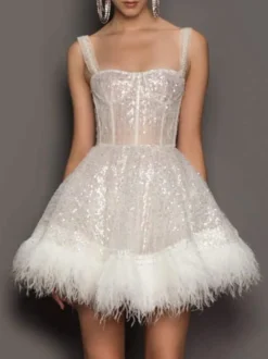 Robe de soirée écrue blanche à bretelles et col à paillettes sans manches mini-robe transparente