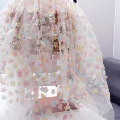 Robe de soirée en organza à col en V et longueur au sol avec appliques