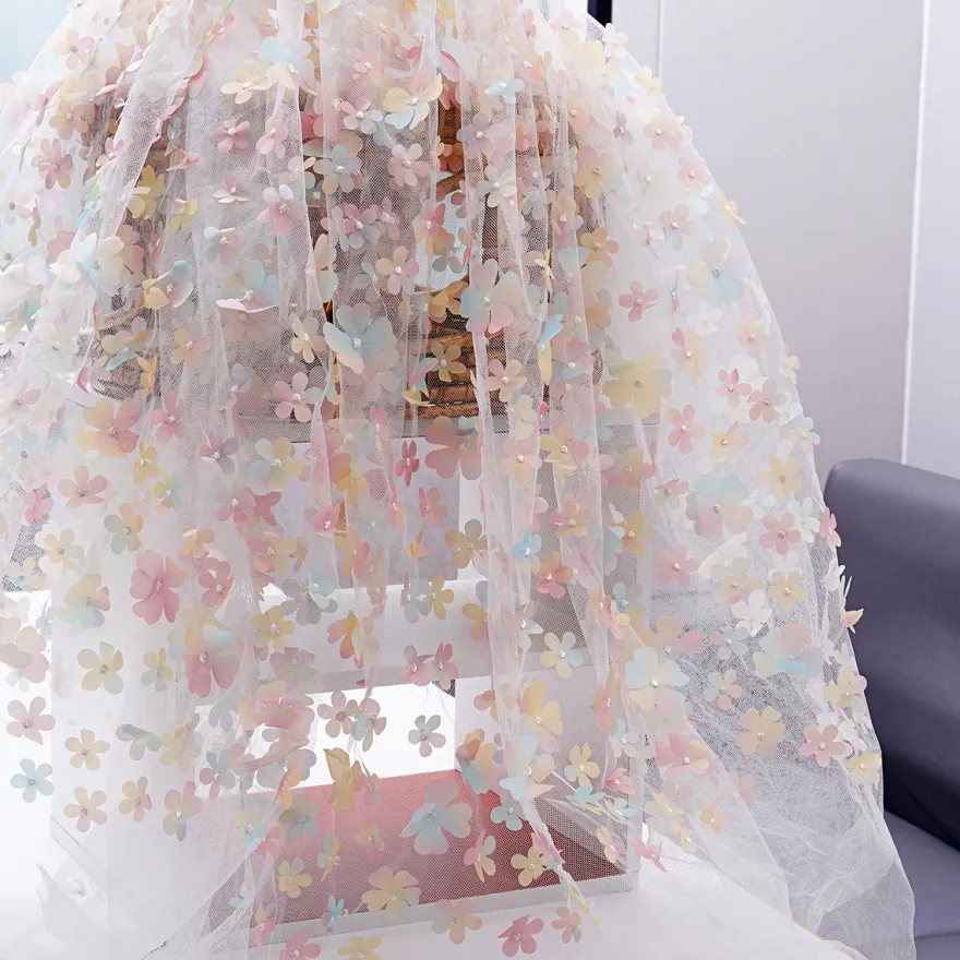 Robe de soirée en organza à col en V et longueur au sol avec appliques