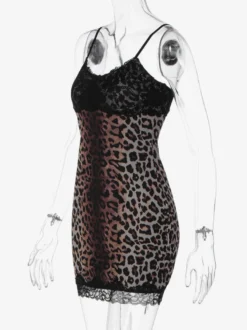 Robe de soirée imprimé léopard sauvage nuisette mini moulante à bretelles et bordure en dentelle