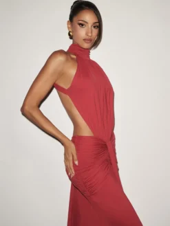 Robe de soirée longue marron café dos nu plissée sans manches chic et semi-formelle