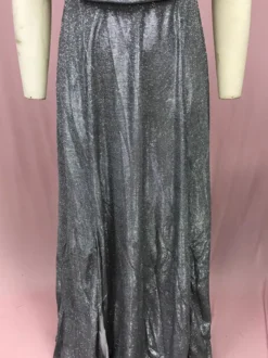Robe de soirée maxi bleue éblouissante à sequins col en V sans manches épaules dénudées style chic semi-formel