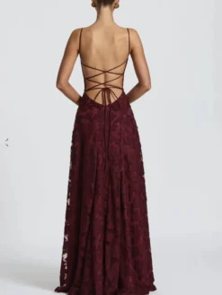 Robe de soirée maxi en jacquard avec dos nu pour les événements de l'été 2026
