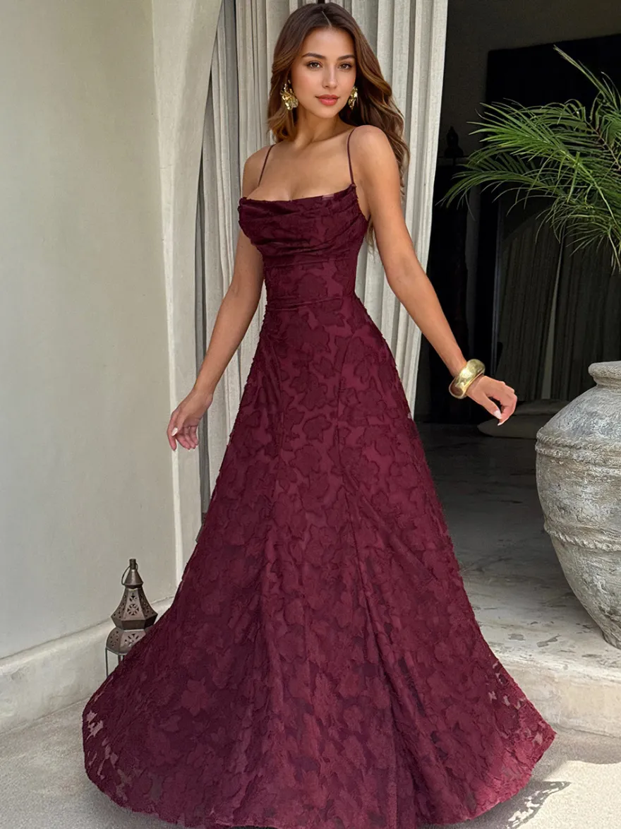 Robe de soirée maxi en jacquard avec dos nu pour les événements de l'été 2026