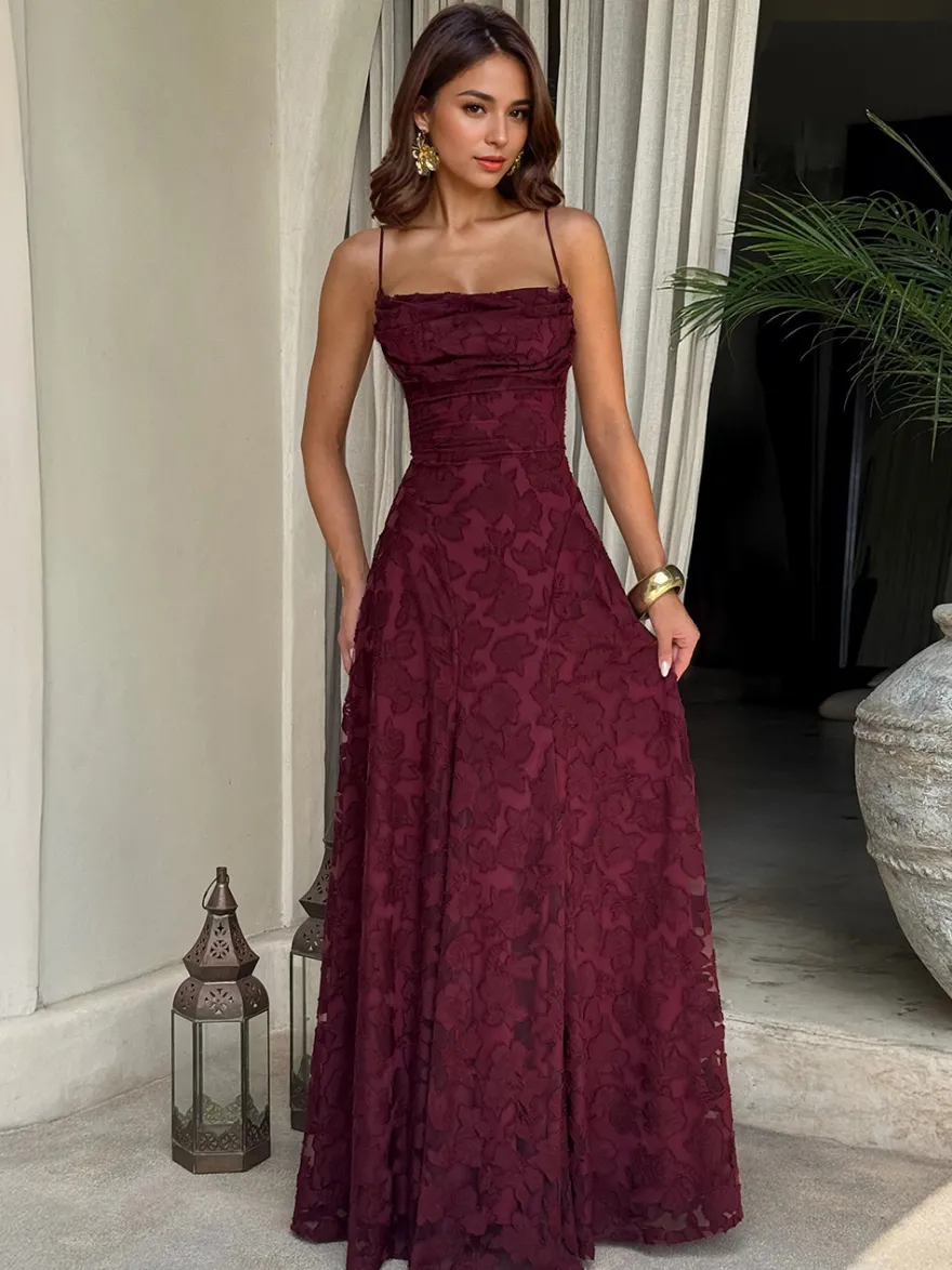 Robe de soirée maxi en jacquard avec dos nu pour les événements de l'été 2026