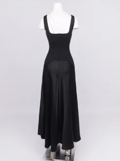 Robe de soirée noire sexy coupe trapèze col carré fermeture éclair