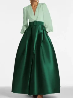 Robe de soirée princesse décolleté en V manches longues fermeture éclair ceinture en satin.