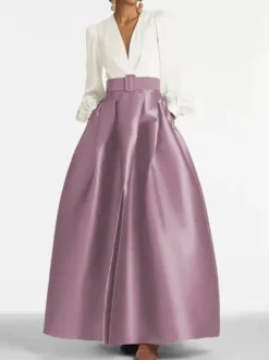 Robe de soirée princesse décolleté en V manches longues fermeture éclair ceinture en satin.