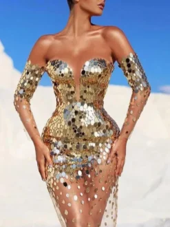 Robe de soirée sexy à bretelles dorées col à sequins manches longues dos nu en polyester.