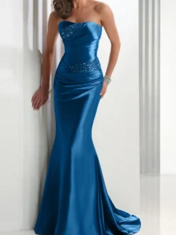 Robe de soirée sirène en tissu satiné col en cœur avec traîne plissée robes de soirée sociale