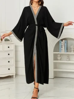 Robe de vacances dorée décontractée à imprimé manches longues et ceinture à volants