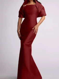 Robe d'invitée de mariage robe de mère de la mariée longue au sol avec perles et cape amovible